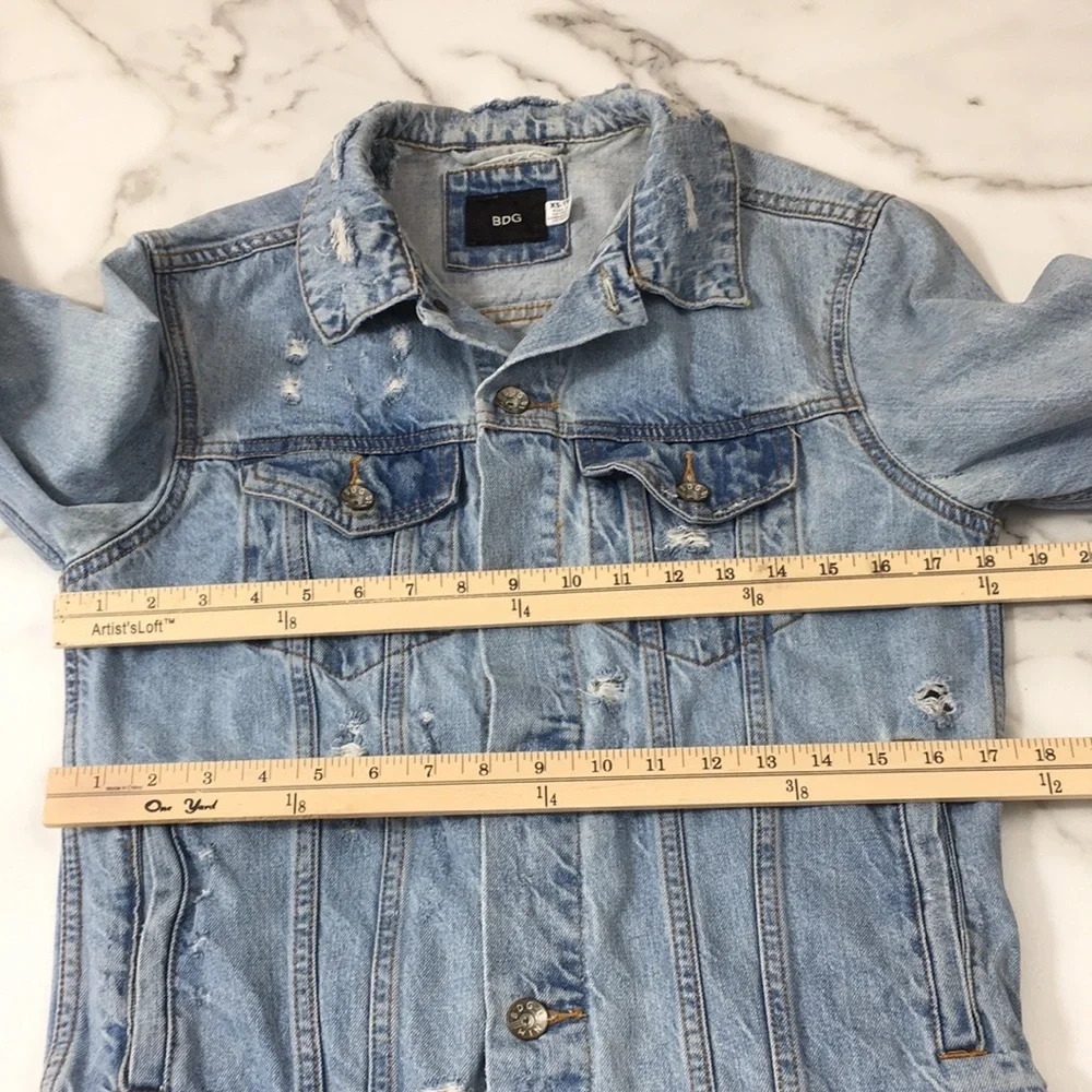 BDG Jean Jacket Womens XS Button Front Light Wash Cotton Distressed Denim - Picture 8 of 11